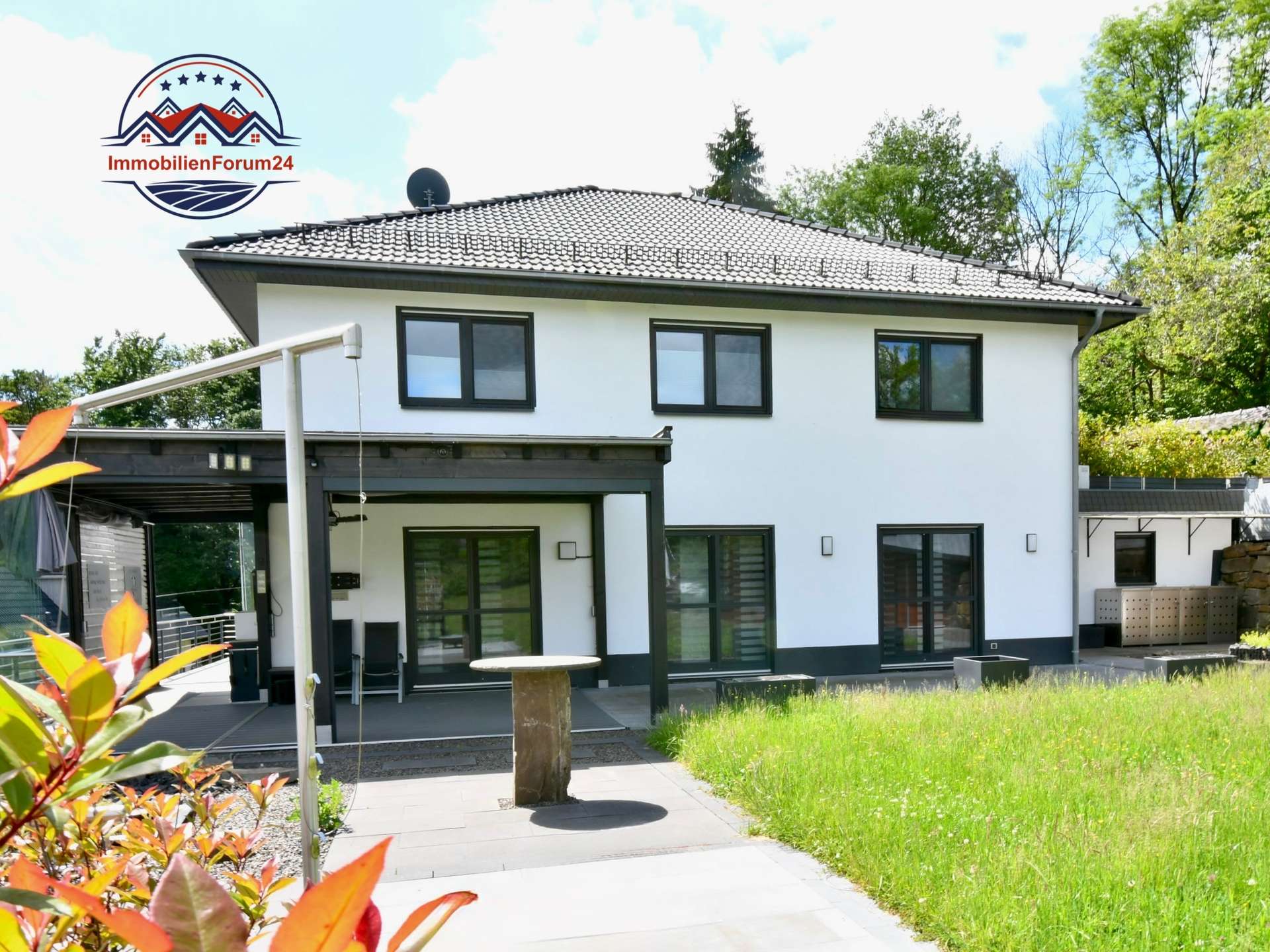 Modernes Stadthaus in GM-Berghausen