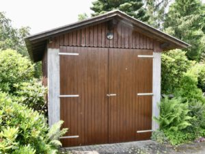 große Garage geschlossen